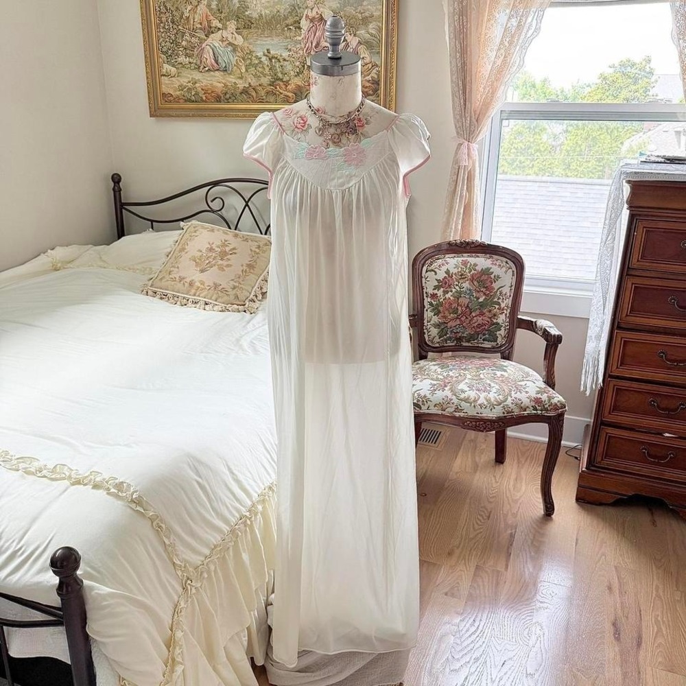 70s White bridal nightgown set 70s white floral maxi dress and robe set Katz - Picture 2 of 8